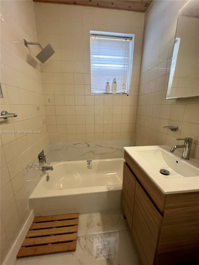 9350 E Bay Harbor Dr, Unit 6, Bay Harbor Islands, FL 33154 Photo