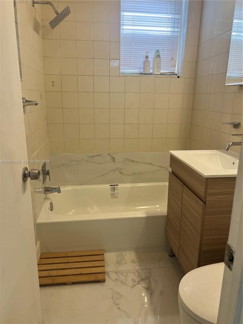 9350 E Bay Harbor Dr, Unit 6, Bay Harbor Islands, FL 33154 Photo