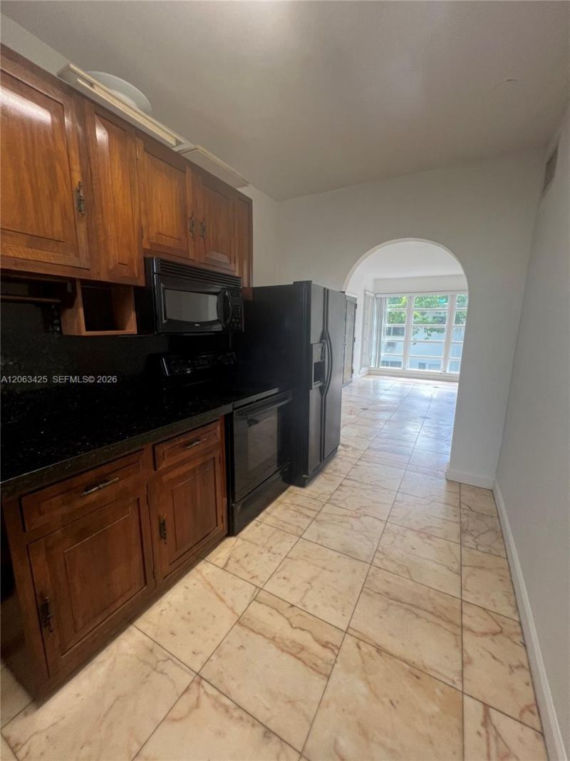 9350 E Bay Harbor Dr, Unit 6, Bay Harbor Islands, FL 33154 Photo