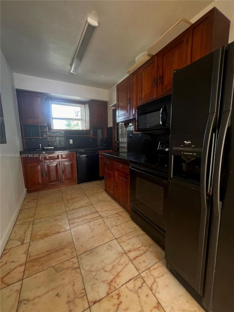 9350 E Bay Harbor Dr, Unit 6, Bay Harbor Islands, FL 33154 Photo