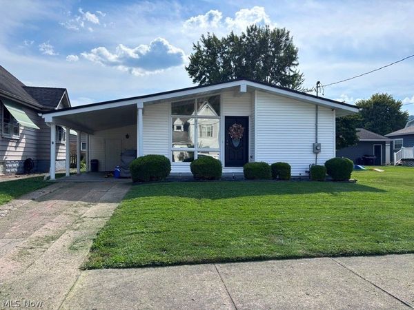813 Second Avenue, New Cumberland, WV 26047