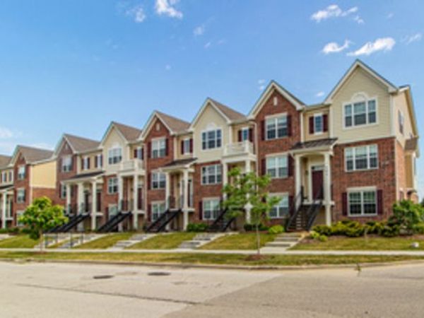 701 Hickory Street , Unit 701, Mundelein, IL 60060