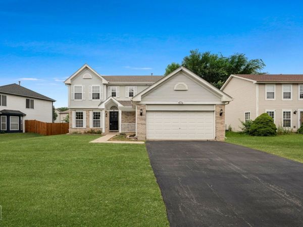 674 MAPLE Drive , Streamwood, IL 60107