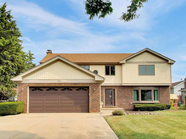 107 W Washington Street , Itasca, IL 60143