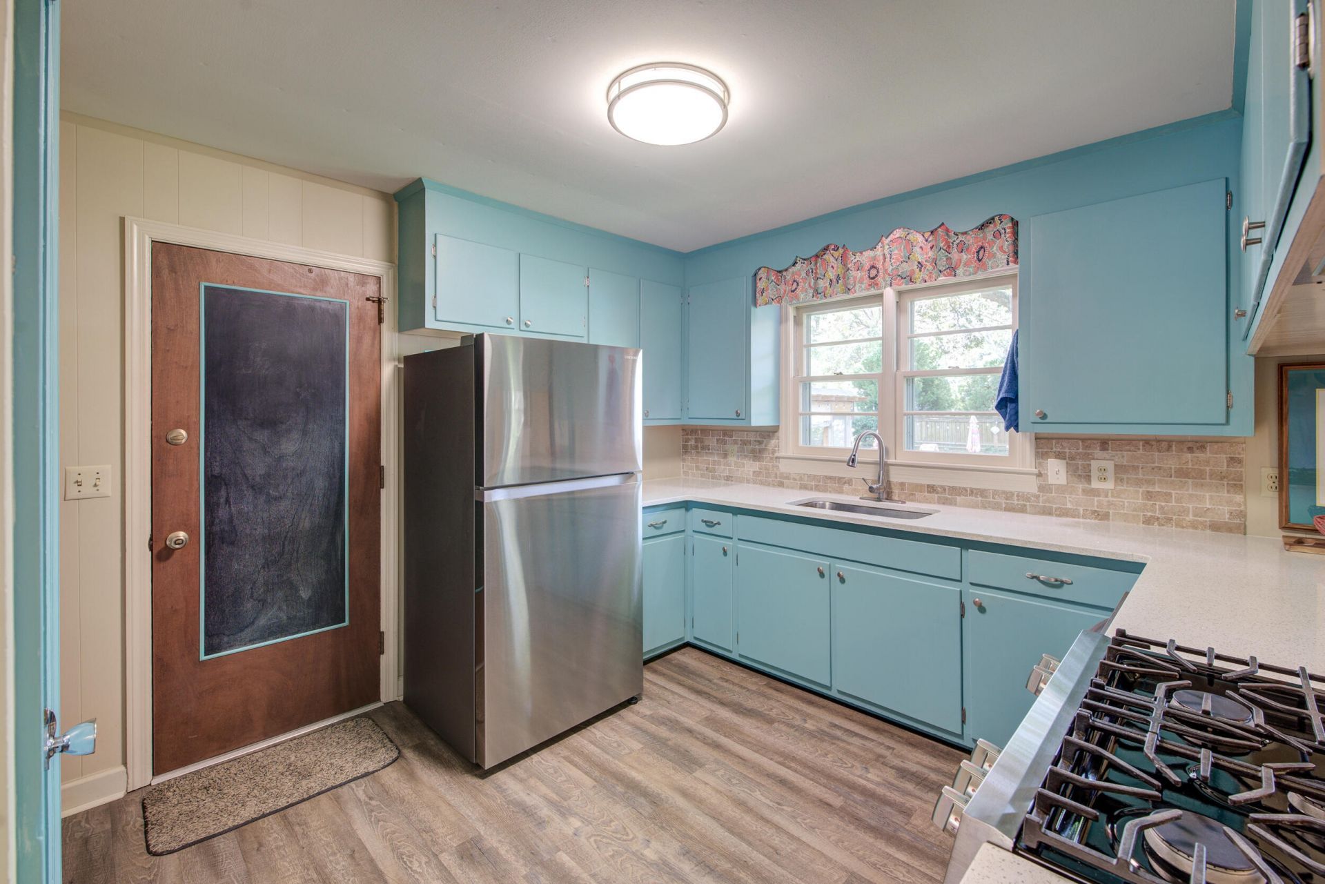 4717 Farmal Street Photo 5