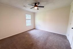 218 Persimmon Circle photo 4