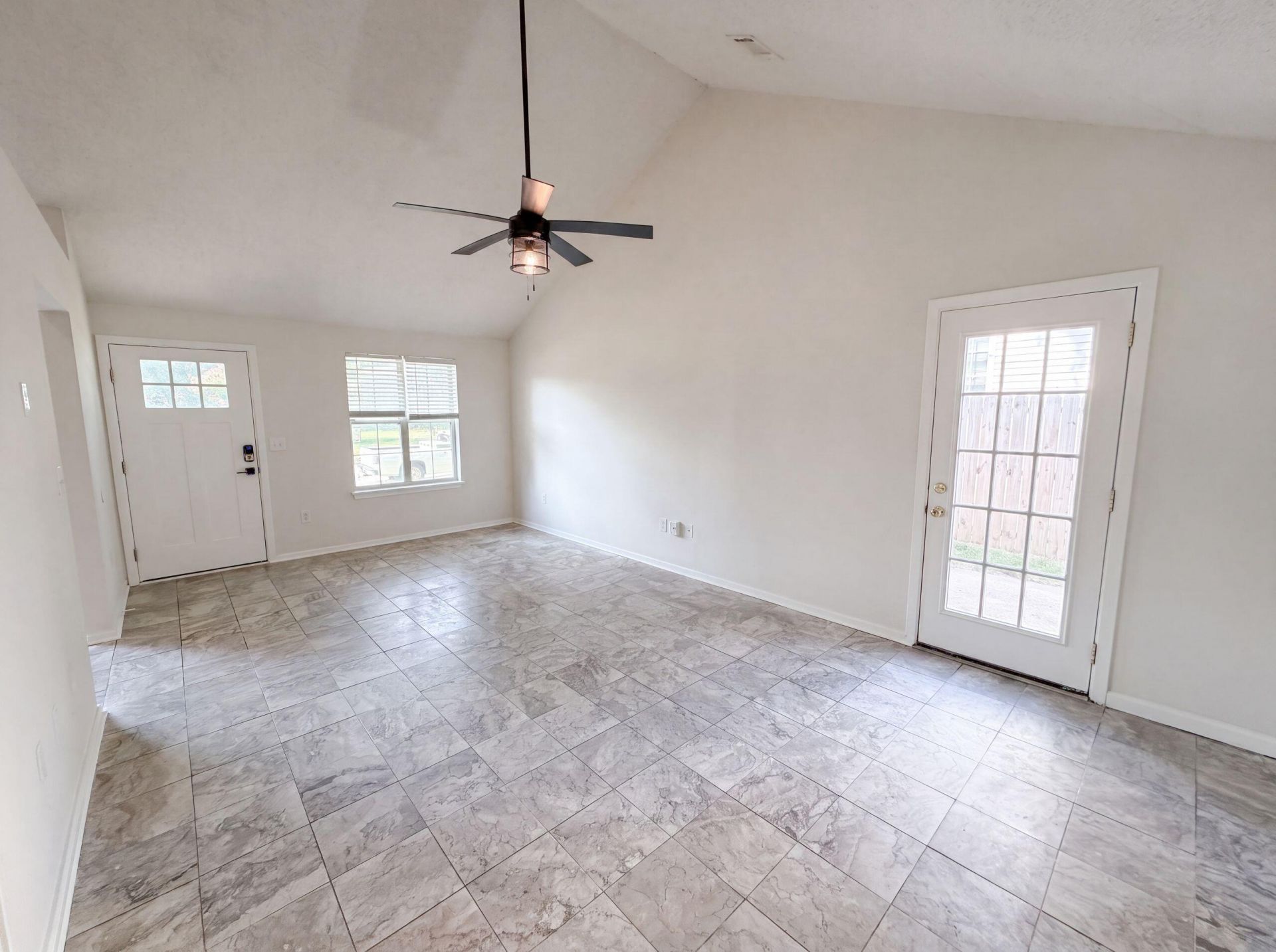 218 Persimmon Circle Photo 6