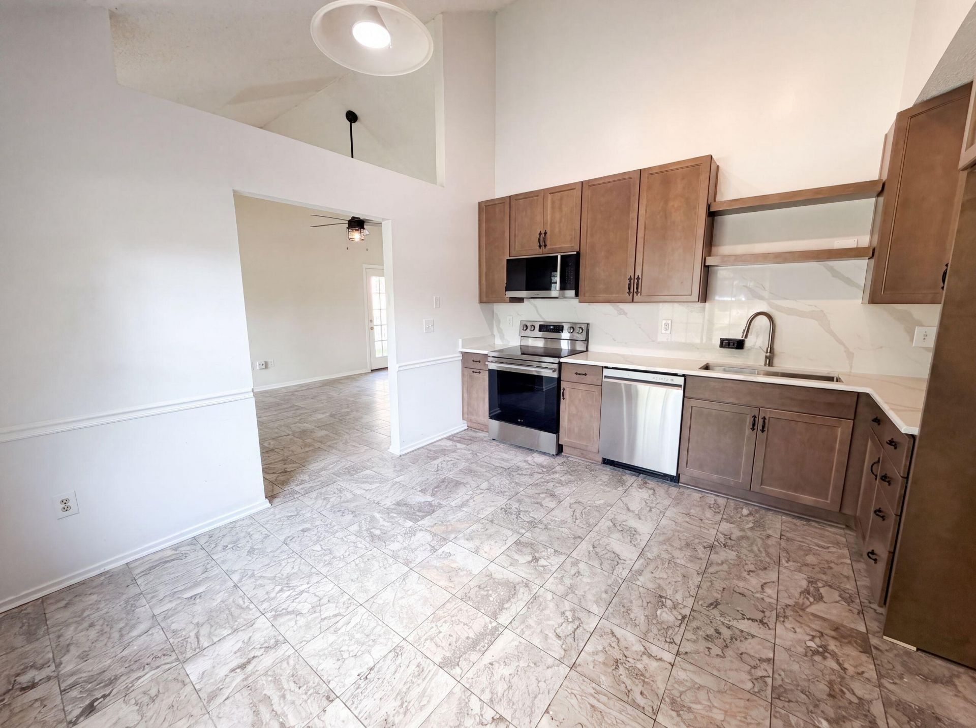 218 Persimmon Circle Photo 7