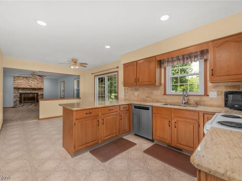 33640 Brokaw Road, Columbia Station, OH 44028 Photo 14