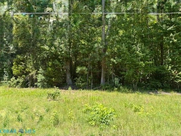 216 Guinea Road , Hayes, VA 23072