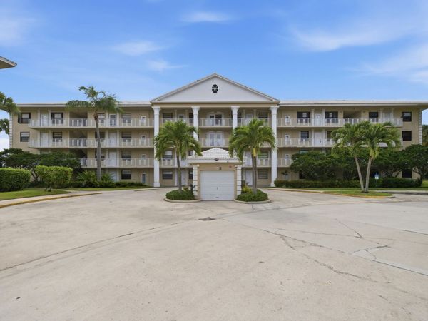 3515 VILLAGE Boulevard, Unit 206, West Palm Beach, FL 33409