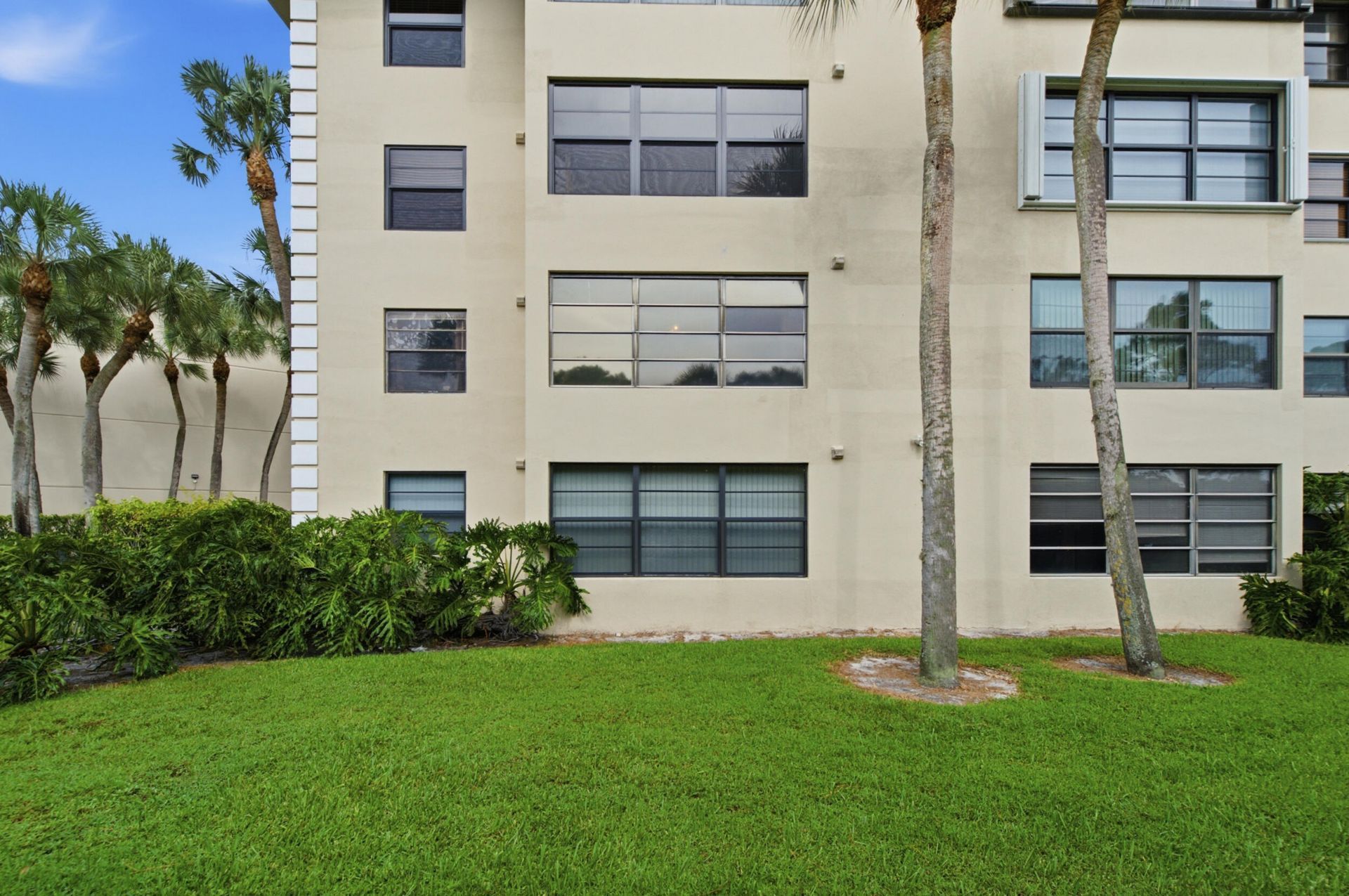 3515 Village Boulevard, Unit 206, West Palm Beach, FL 33409 Photo