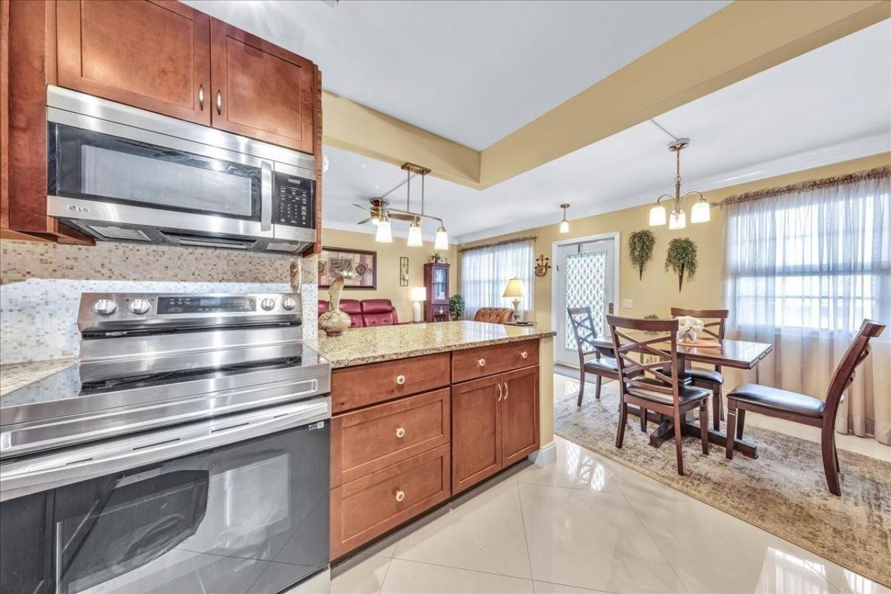 2047 Wolverton C, Boca Raton, FL 33434 Photo