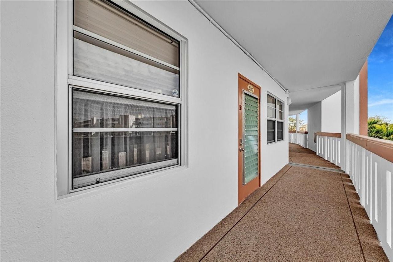 2047 Wolverton C, Boca Raton, FL 33434 Photo