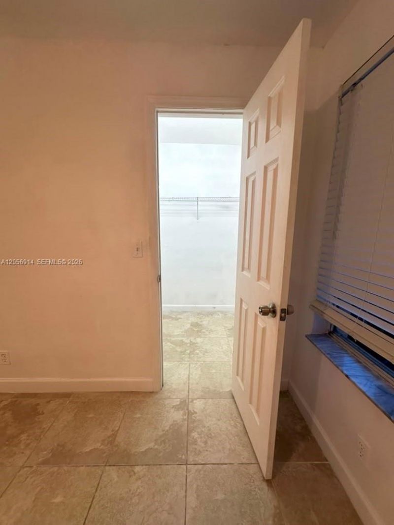 3330 N Pinewalk Dr N, Unit 1611, Margate, FL 33063 Photo