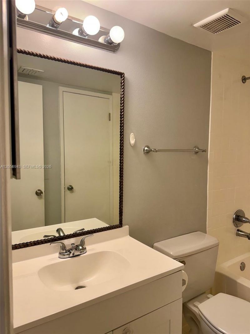 9945 Nob Hill Ct, Unit 9945, Sunrise, FL 33351 Photo