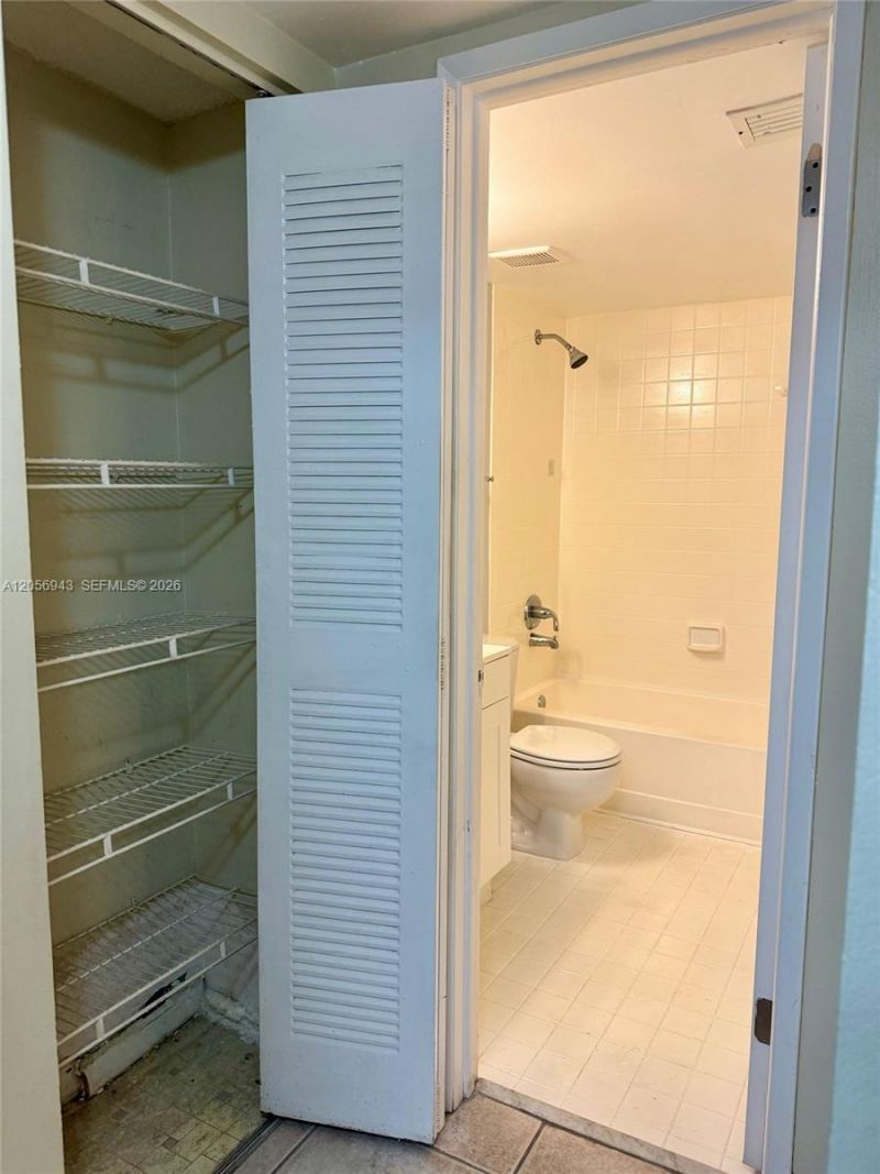 9945 Nob Hill Ct, Unit 9945, Sunrise, FL 33351 Photo