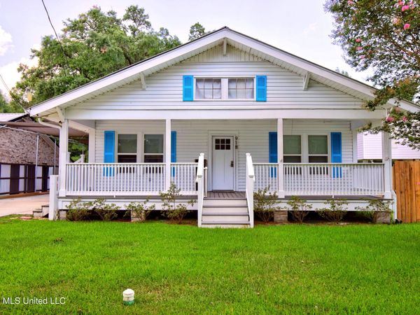 918 Sears Avenue, Waveland, MS 39576