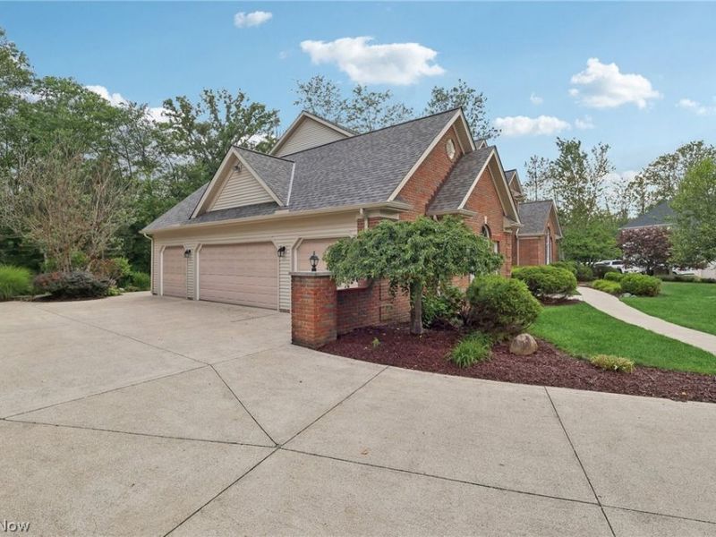 37540 Delamere Court, Solon, OH 44139 Photo 3