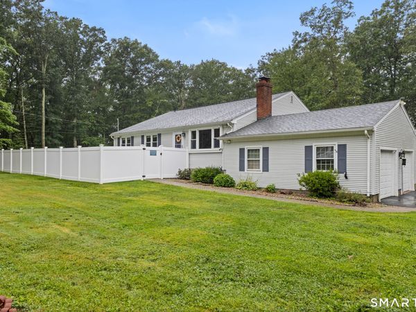 11 Top View, Simsbury, CT 06089