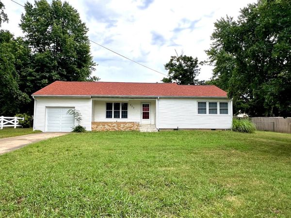 502 W County Street , Monett, MO 65708