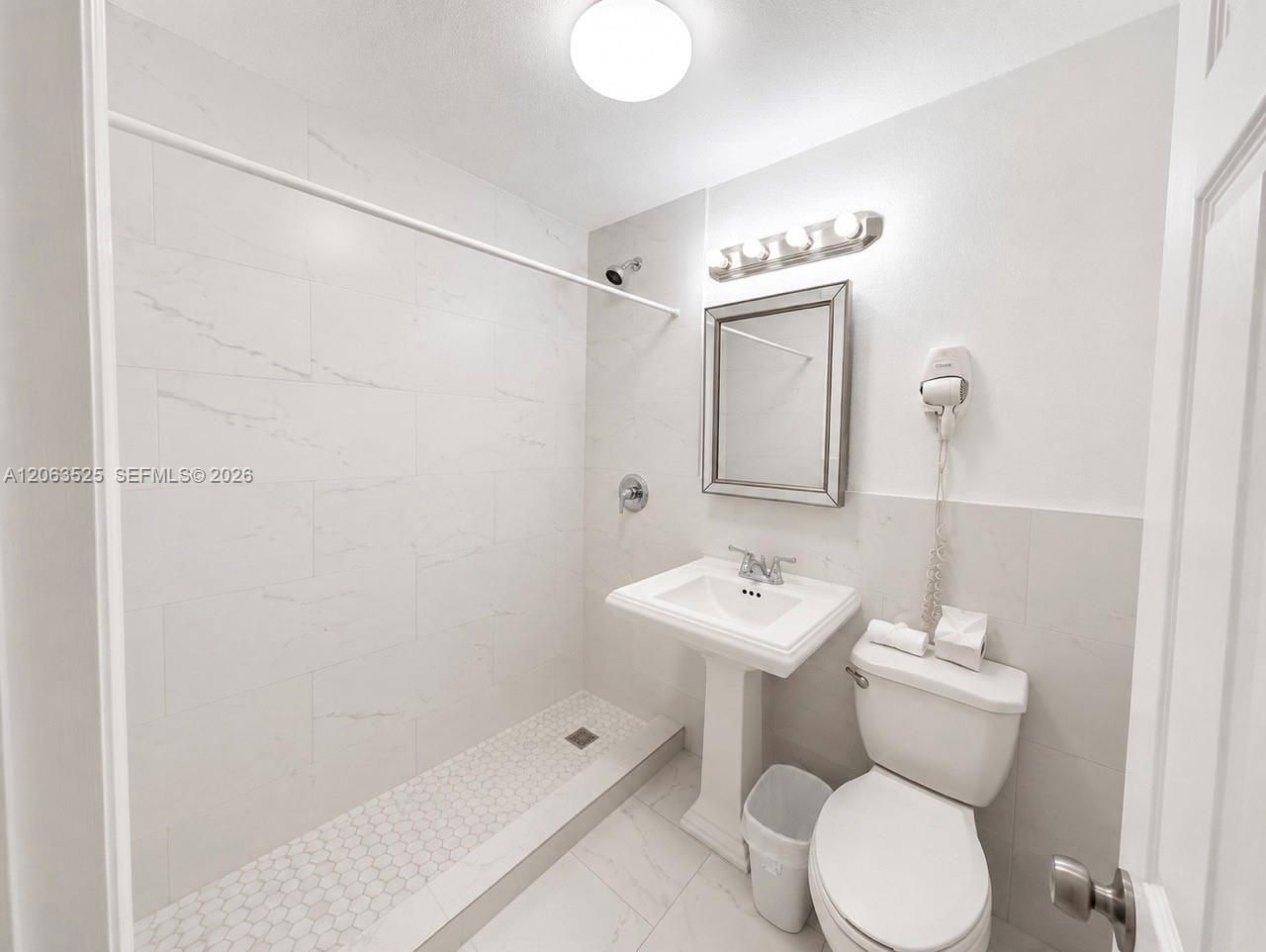 3025 Indian Creek Dr, Unit 203, Miami Beach, FL 33140 Photo