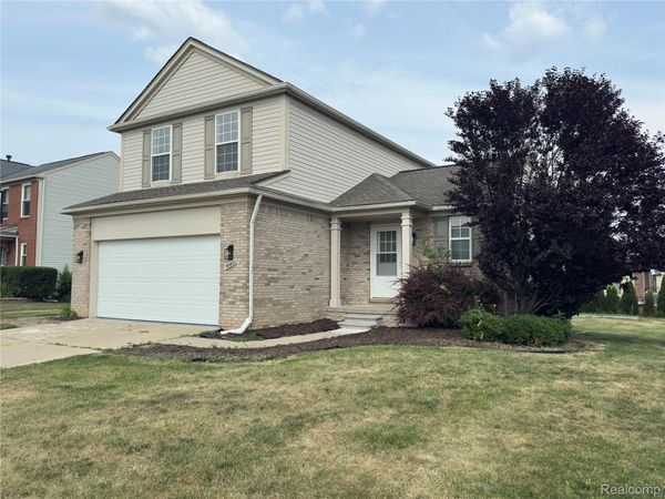56602 Winding Creek Drive, Macomb Township, Mi 48042