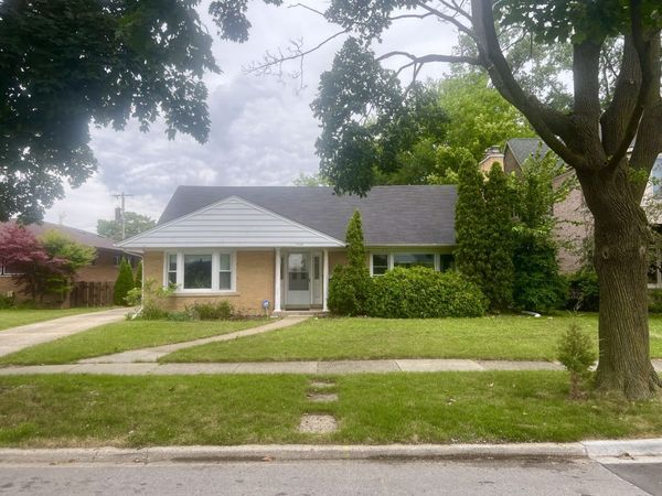 7338 N Tripp Avenue, Lincolnwood, IL 60712