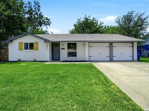 321 NW Wintercrest Road, Burleson, TX 76028