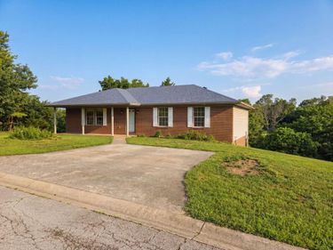 1317 Twin Brook Drive, Berea, KY 40403