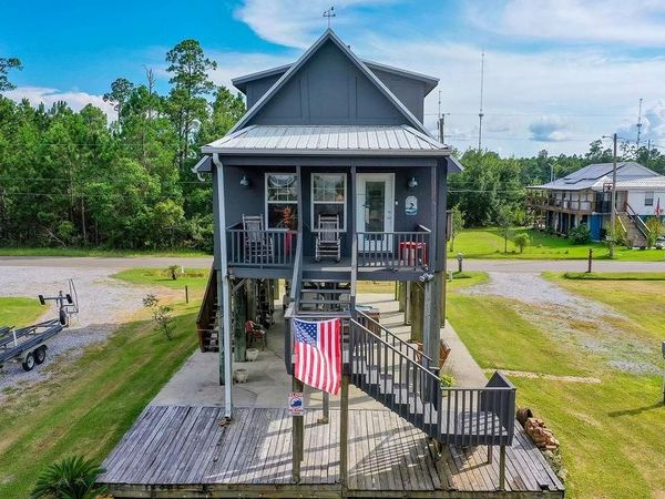 4180 1ST Avenue, Bay St Louis, MS 39520