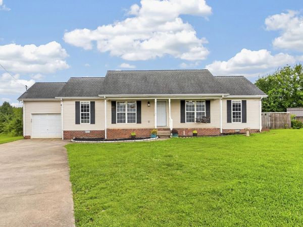 110 W McCoury Ln , Murfreesboro, TN 37130