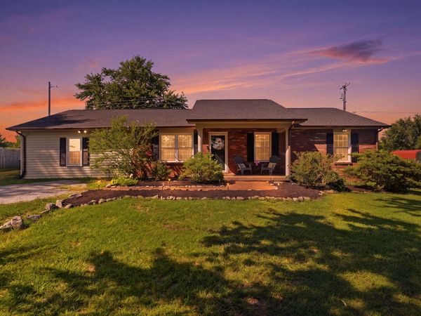 800 Old Gallatin Rd , Portland, TN 37148