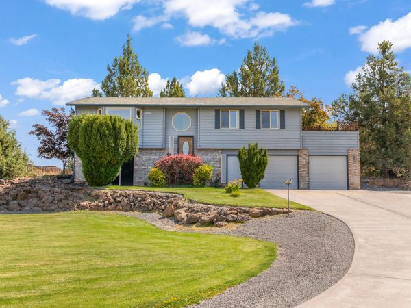 63552 Boyd Acres Road, Bend, OR 97701
