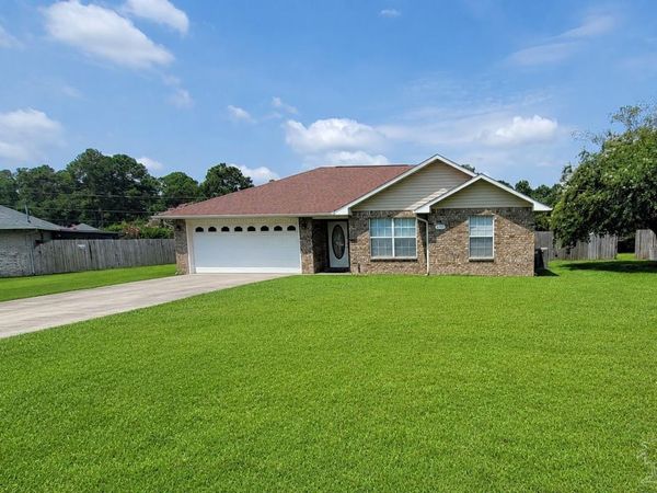 5569 Tilubo Ln, Pace, FL 32571
