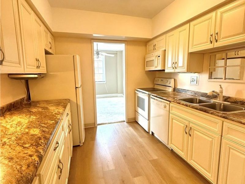 19015 Van Aken Boulevard, Shaker Heights, OH 44122 Photo 2