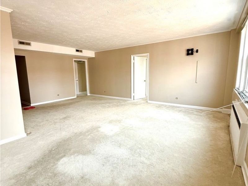 19015 Van Aken Boulevard, Shaker Heights, OH 44122 Photo 4
