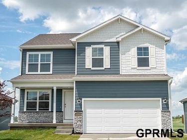 11989 S 114th Avenue, Papillion, NE 68046