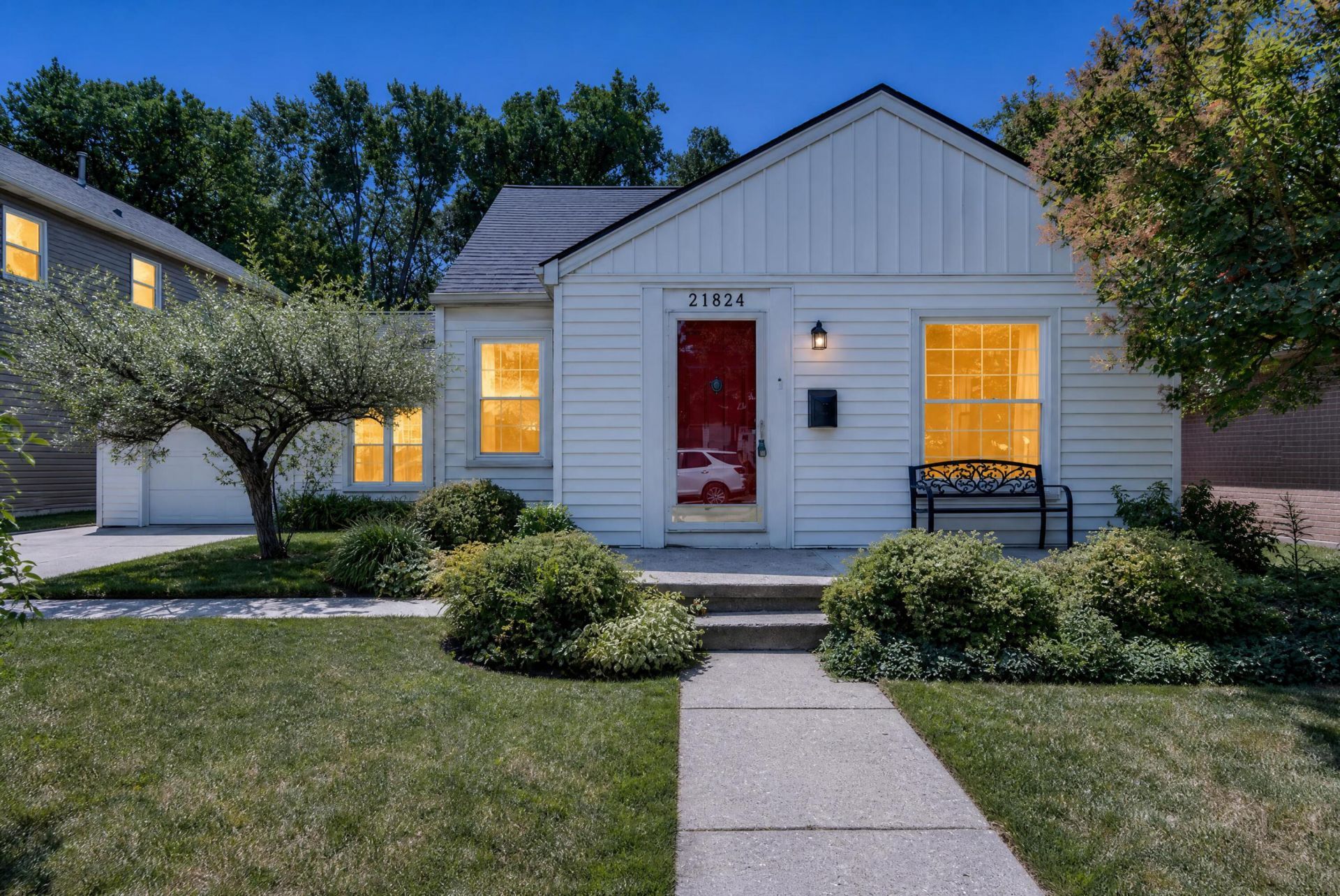 21824 S Elizabeth Street E, Saint Clair Shores, MI 48080 Main Photo
