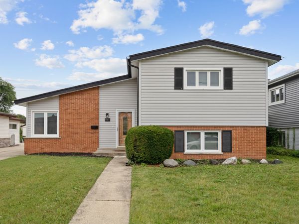 8147 N Chester Avenue , Niles, IL 60714