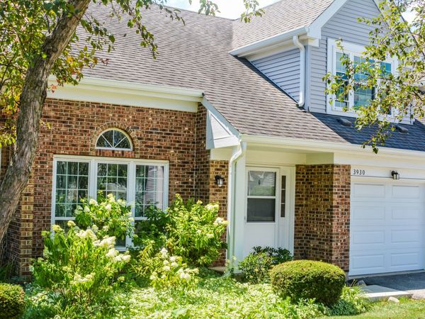 3930 Newport Way , Arlington Heights, IL 60004