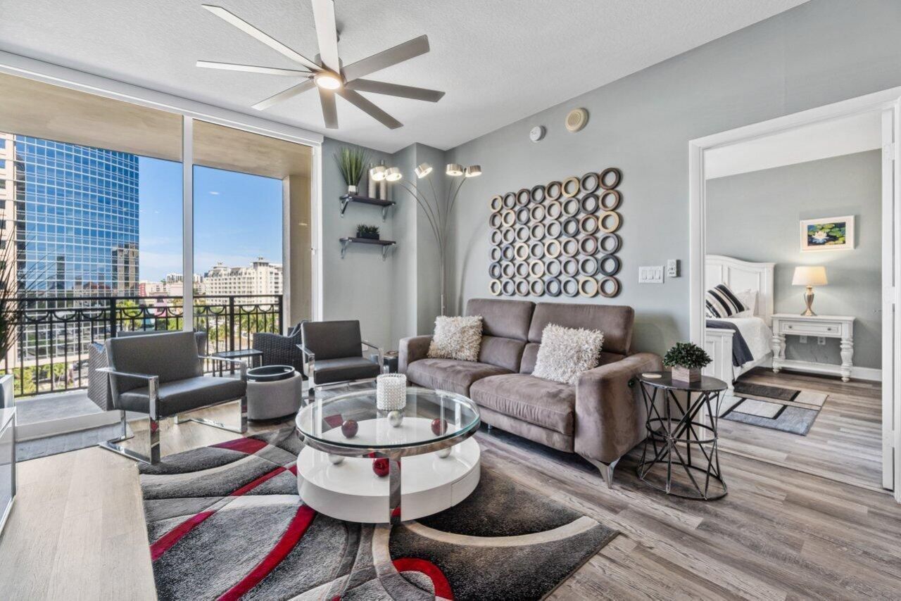 550 Okeechobee Boulevard, Unit 704, West Palm Beach, FL 33401 Main Photo