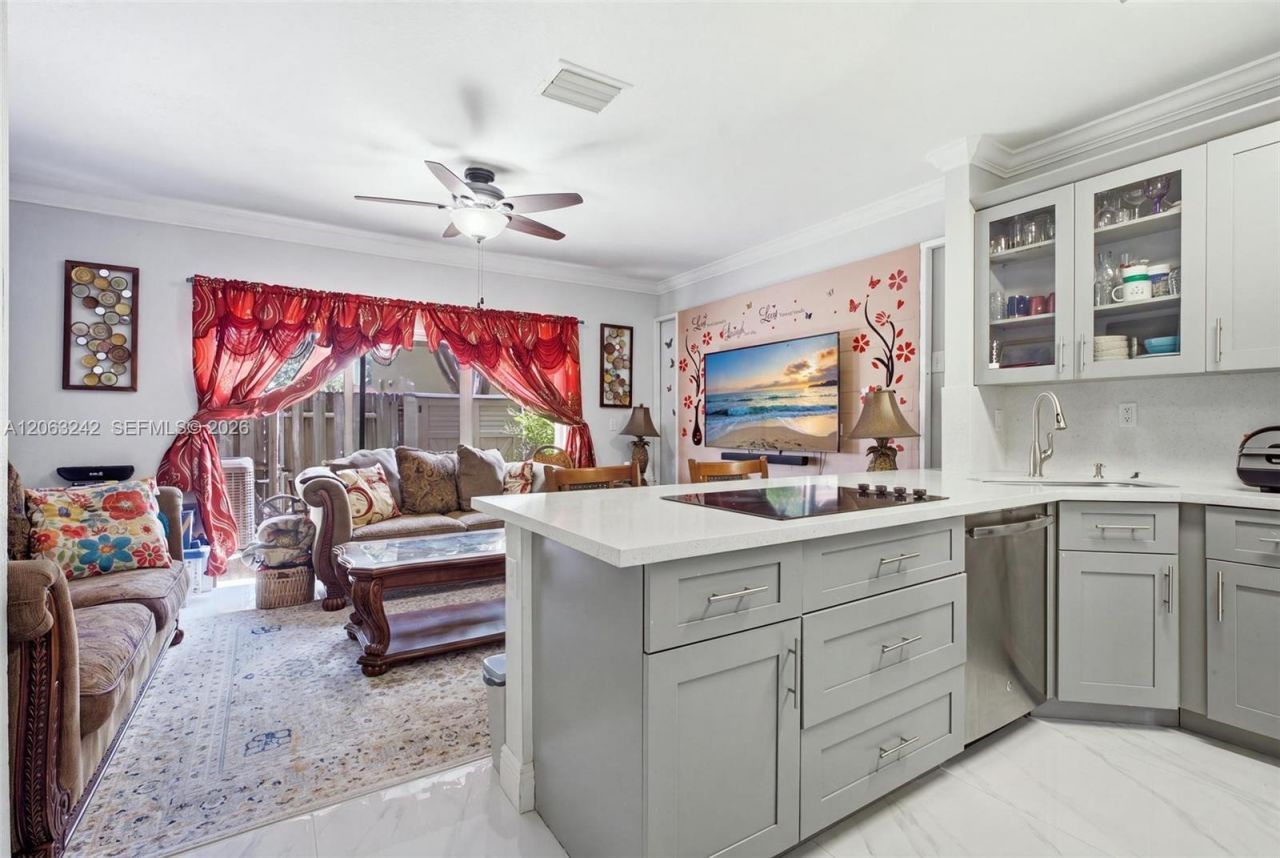 3365 NE 14th Dr, Unit 104-16, Homestead, FL 33033 Photo