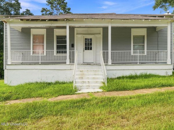 631 Avenue B , McComb, MS 39648