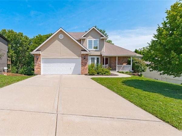 1517 DUNCAN Drive, Liberty, MO 64068