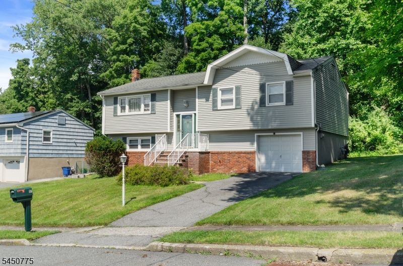 17 Stafford Dr, Wanaque, NJ 07465 Main Photo