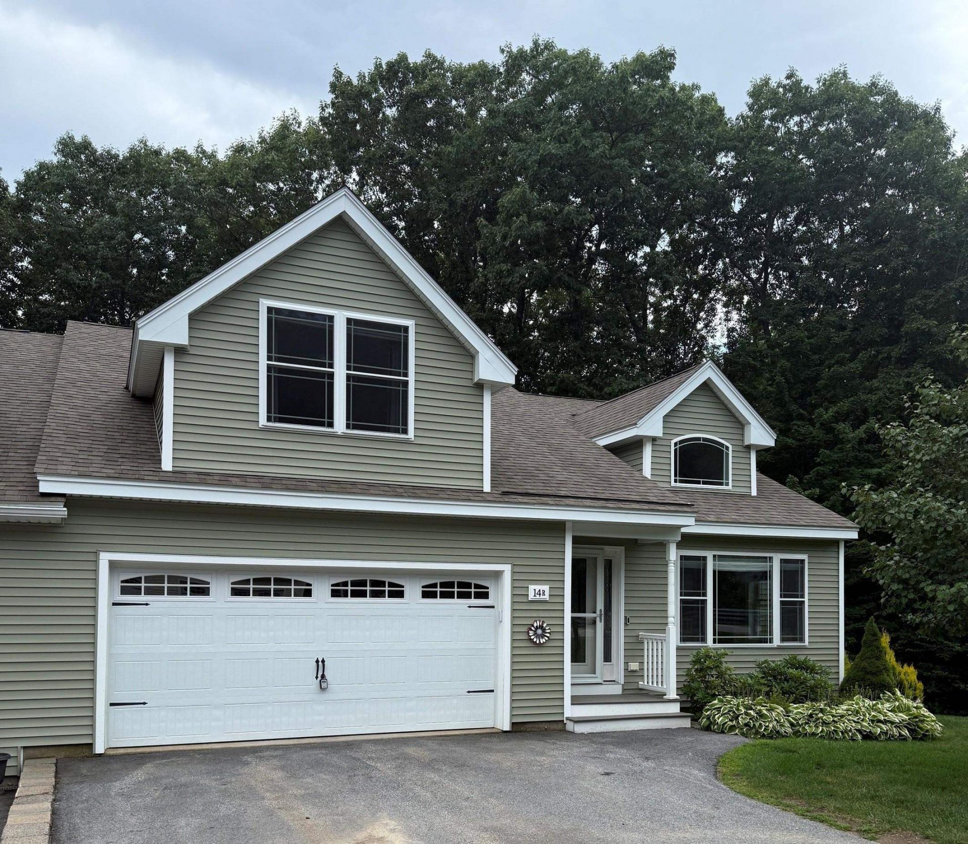 14r Indian Hill Road, Derry, NH 03038 Main Photo