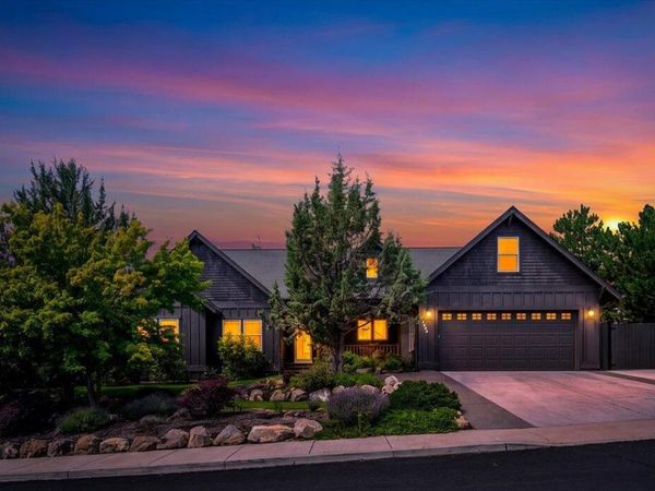 3525 SW 35th Place, Redmond, OR 97756