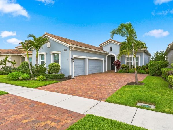 8809 SW Montova Way, Port St. Lucie, FL 34987
