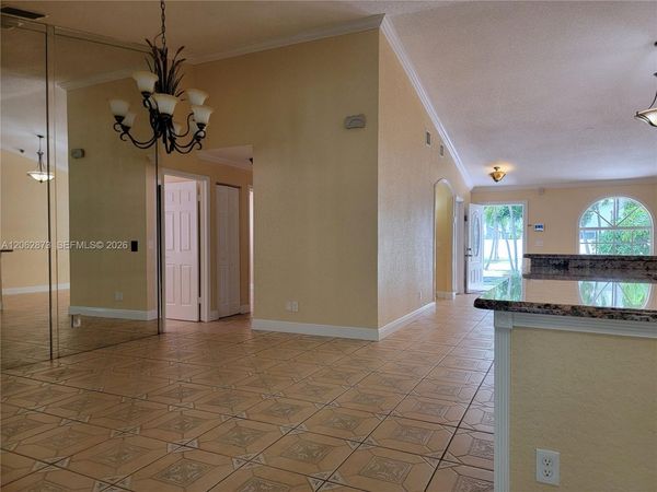 7927 NW 50th St , Lauderhill, FL 33351